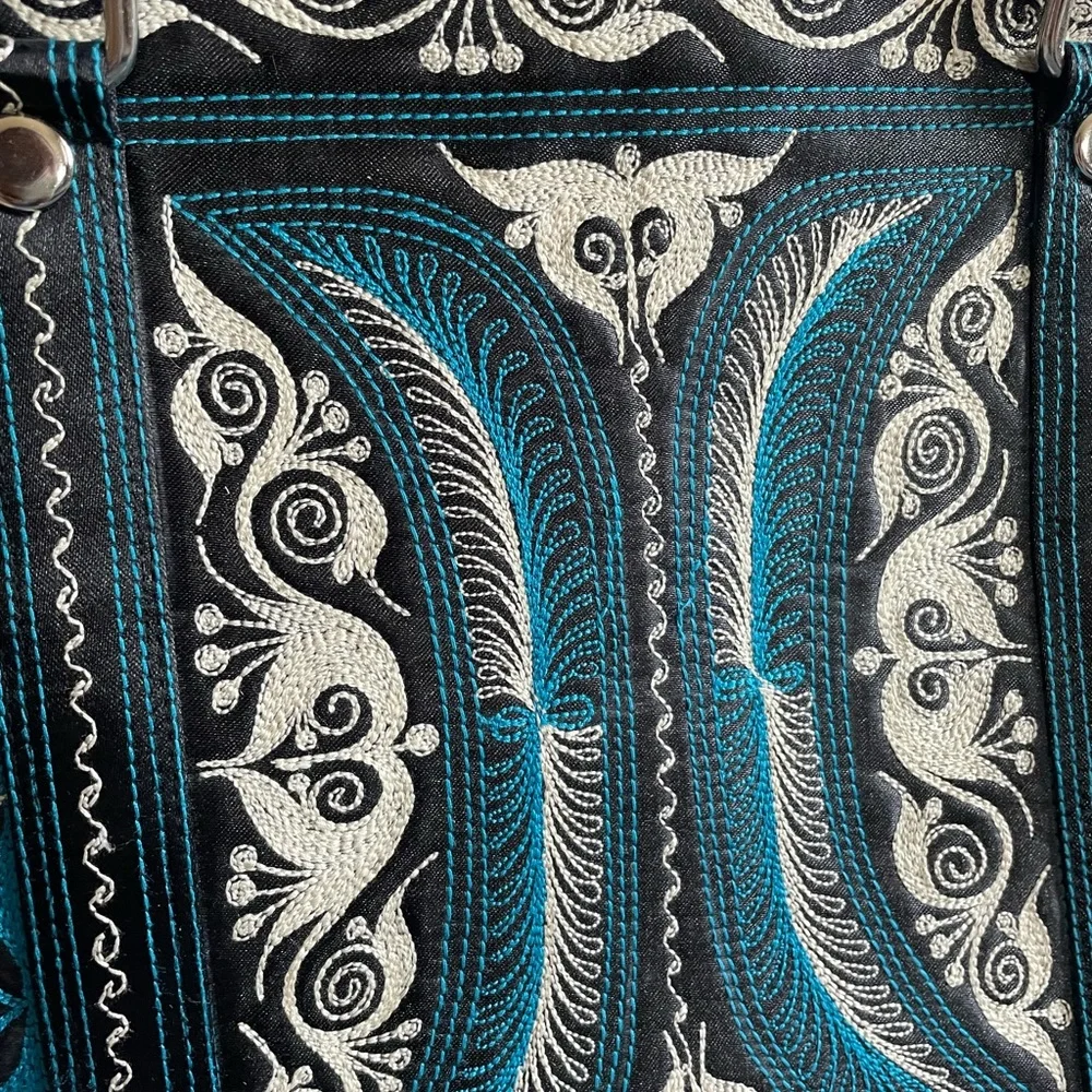 NWT Banda Bags Memetika Embroidered Tote Bag Blue Vegan Cotton Handcrafted Zip